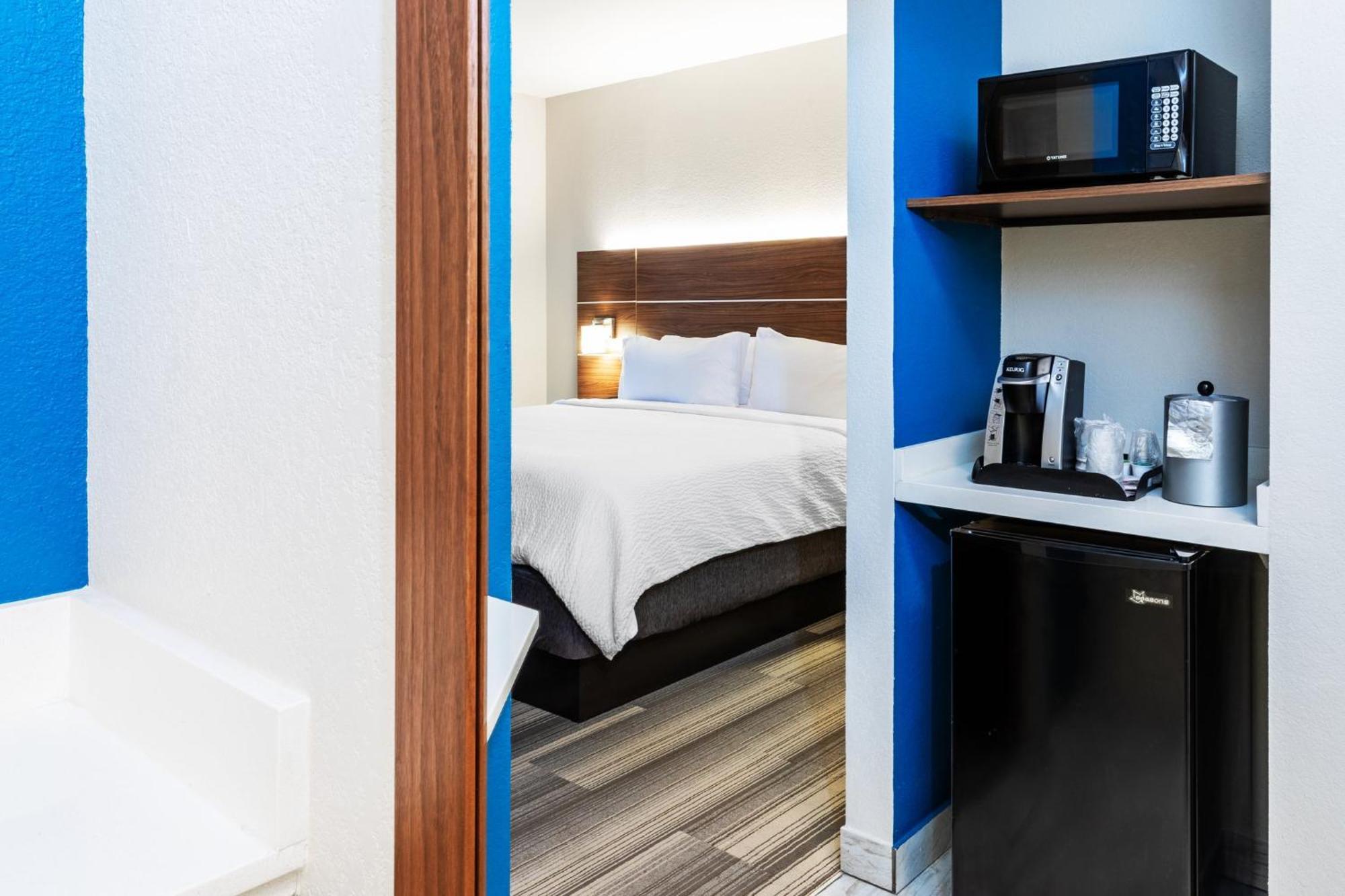 Holiday Inn Express & Suites Del Rio By Ihg Luaran gambar